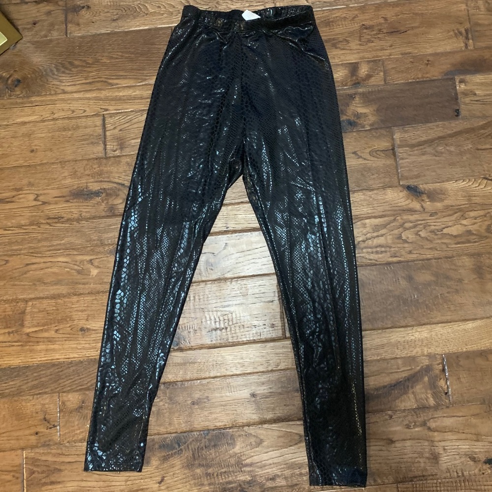 Snakeskin print leggings